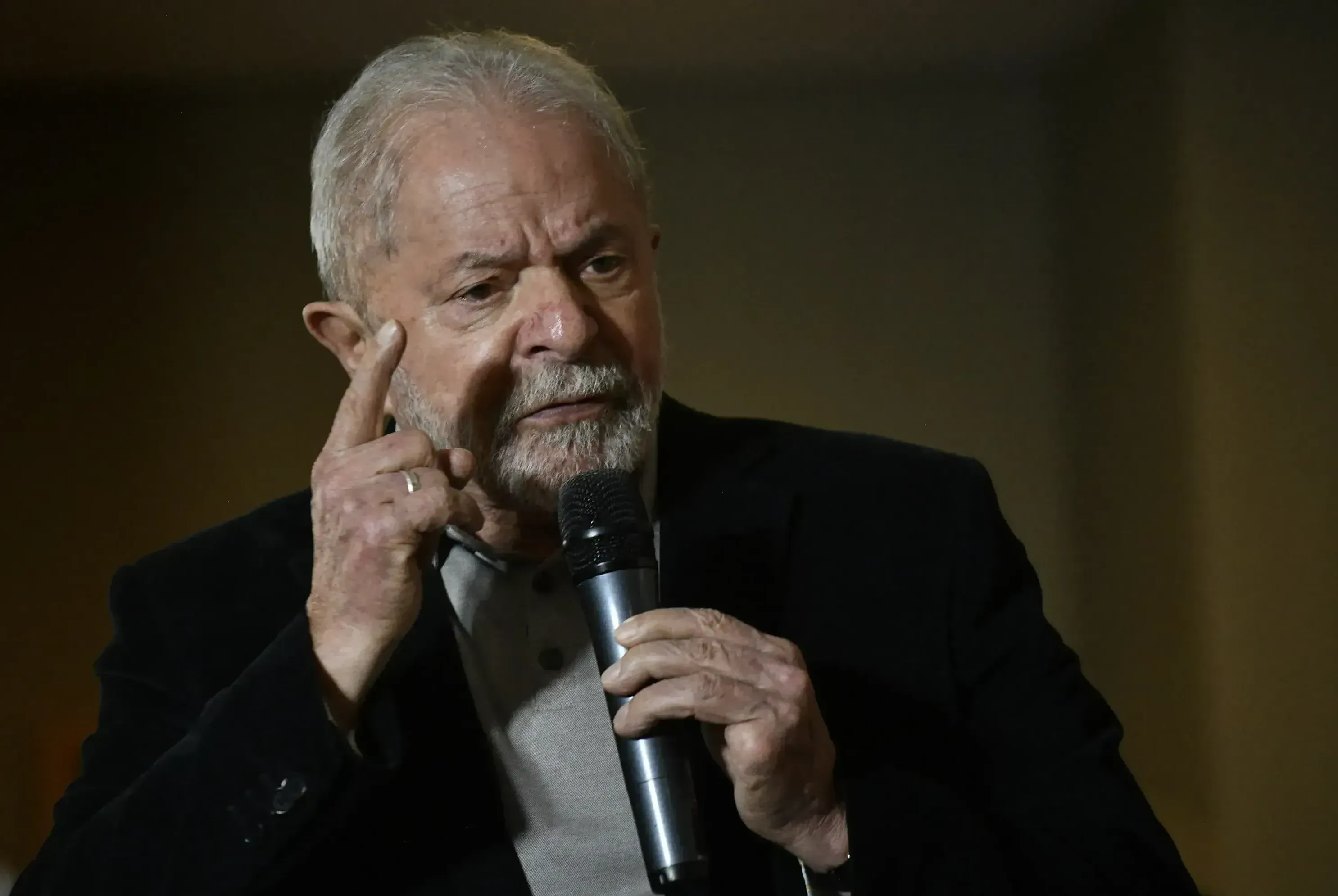 Maior desafio da política externa do governo Lula será navegar em um mundo cada vez mais volátil entre Estados Unidos e China.