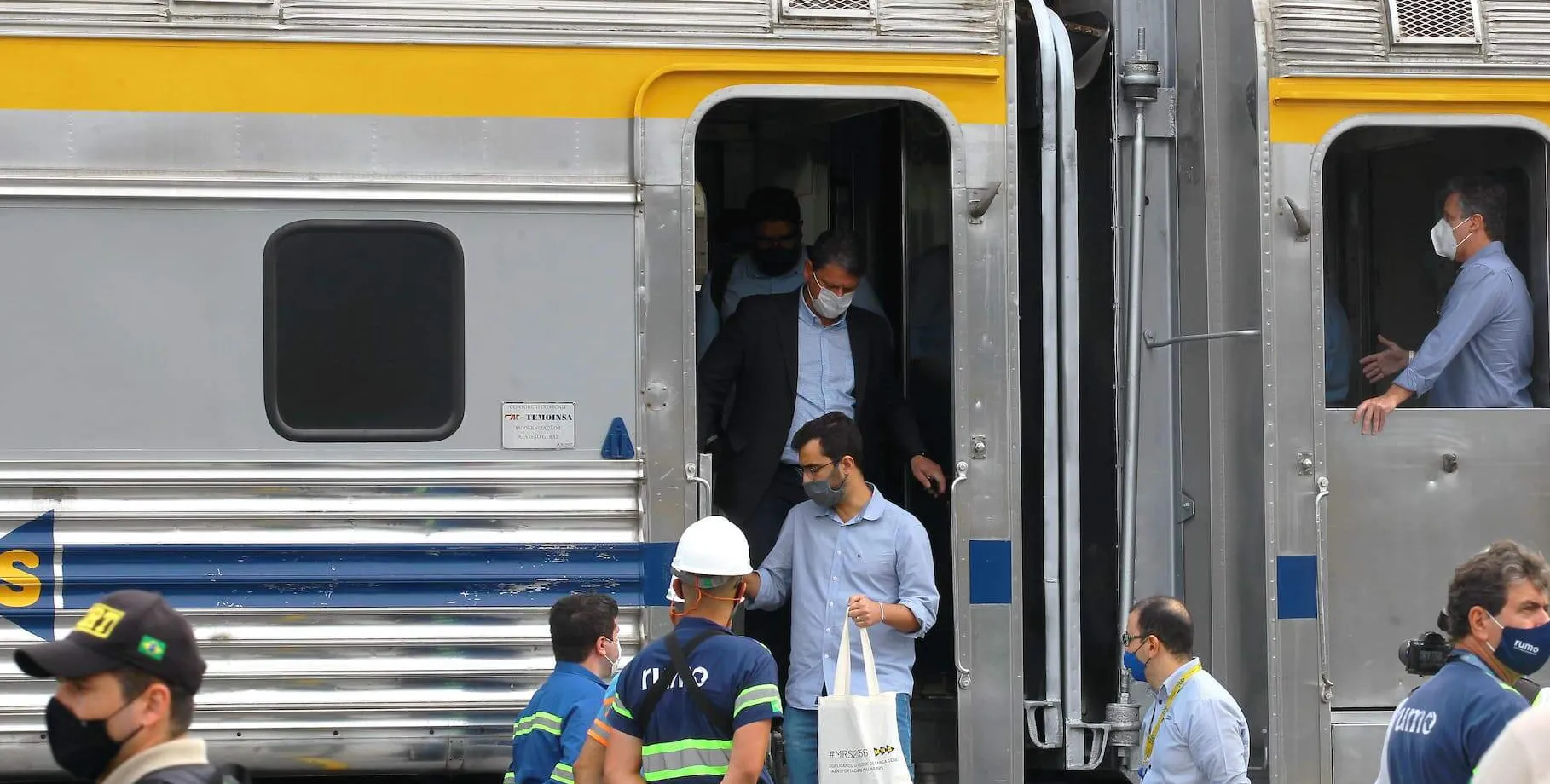  Ministro da Infraestrutura chegou à Santos pela linha férrea 