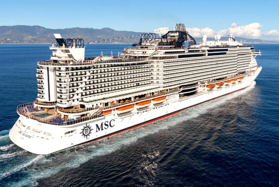 Com 323 metros de comprimento e capacidade para 5.000 passageiros, o Seaside é o terceiro maior navio da MSC Cruzeiros para a temporada