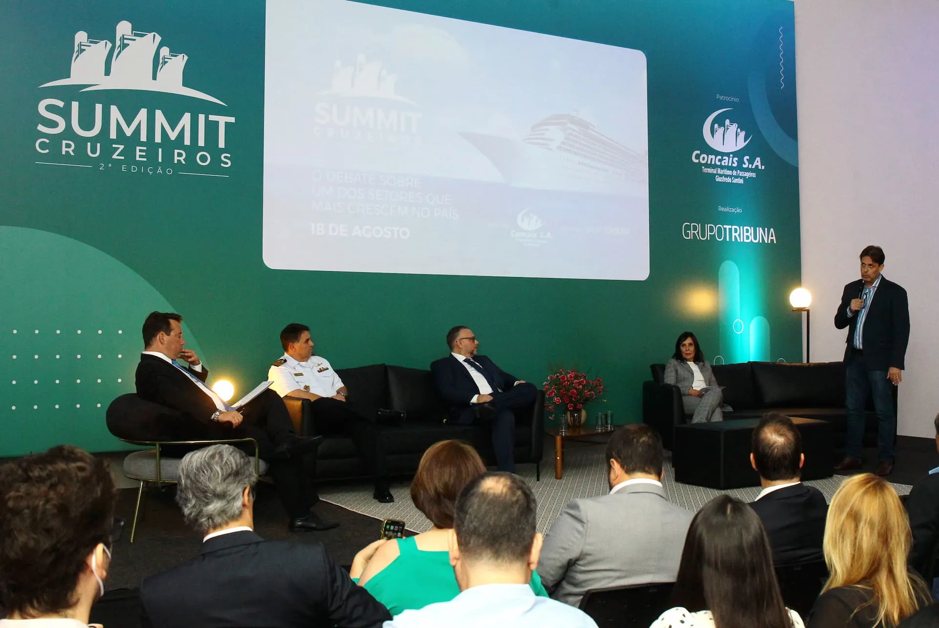 Realizado no auditório do Grupo Tribuna, o Summit Cruzeiros reuniu importantes nomes nacionais do setor