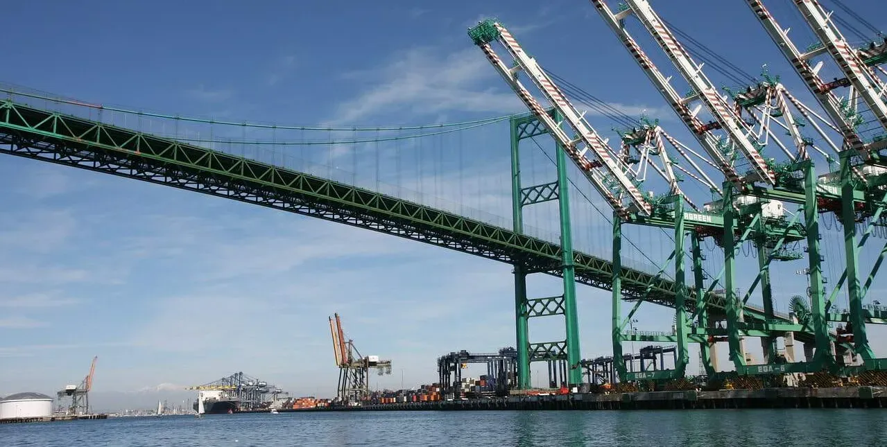  Porto em Los Angeles: Casa Branca disse que os gargalos nos portos estão sendo trabalhados desde fevereiro 