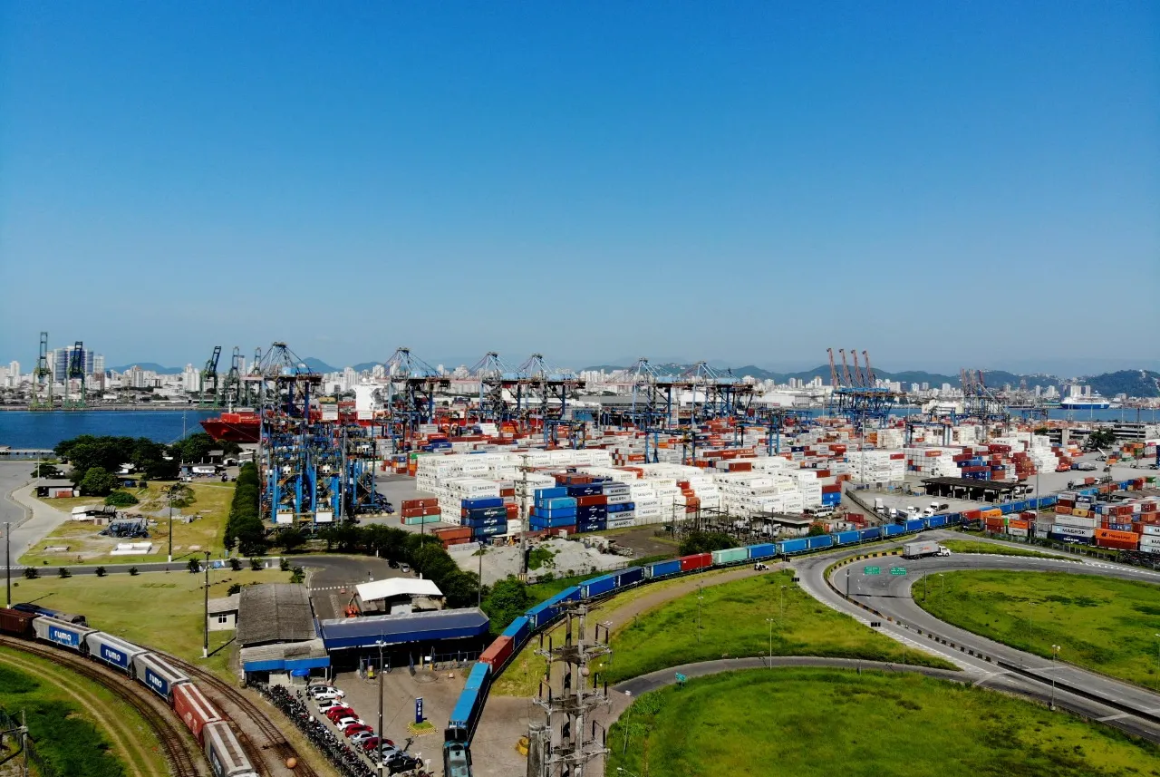Para especialistas ouvidos por A Tribuna, acessos terrestres ao Porto de Santos devem ser ampliados para garantir movimentação de produtos