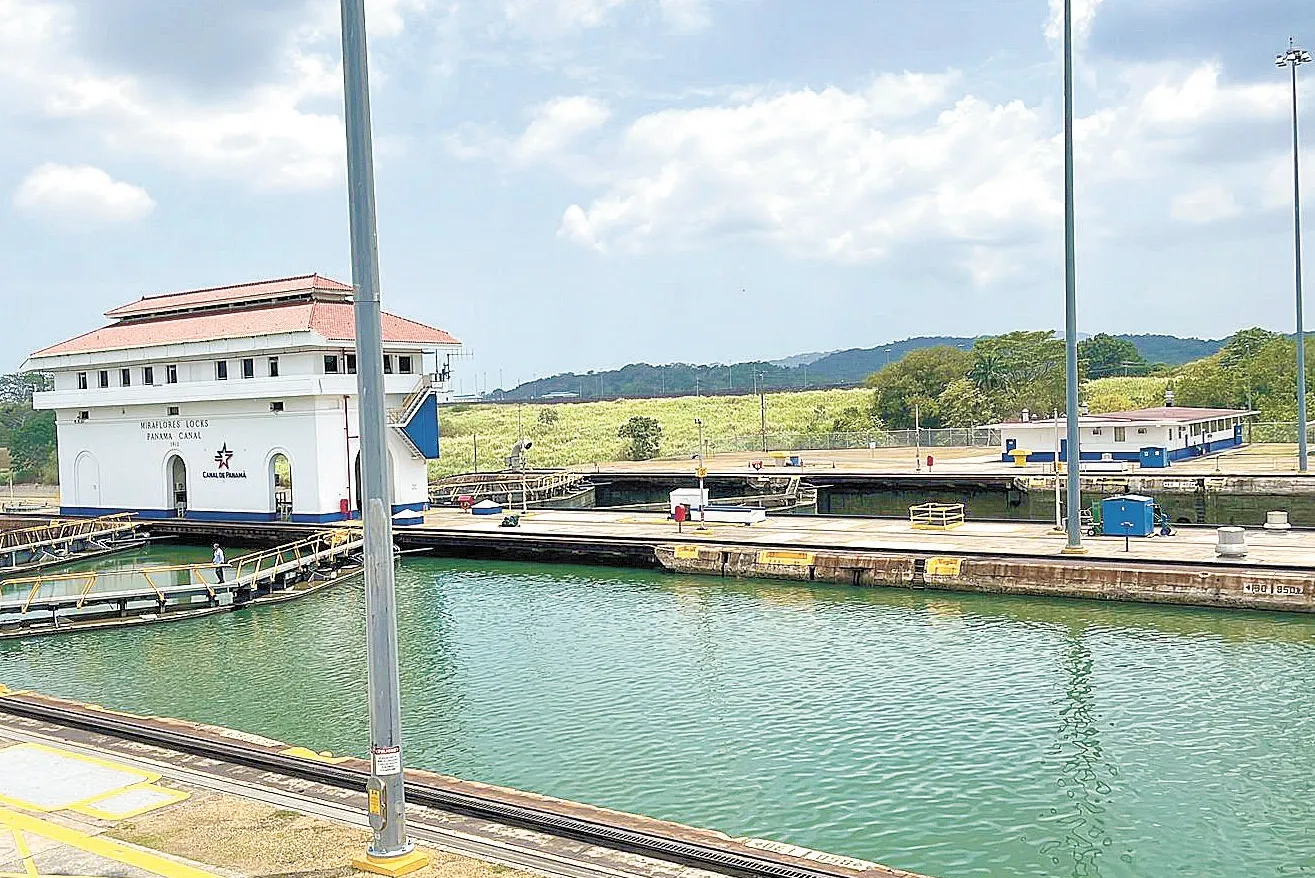 O  Canal do Panamá é um dos maiores orgulhos da população panamenha e acabou se tornando uma atração extremamente procurada pelos turistas