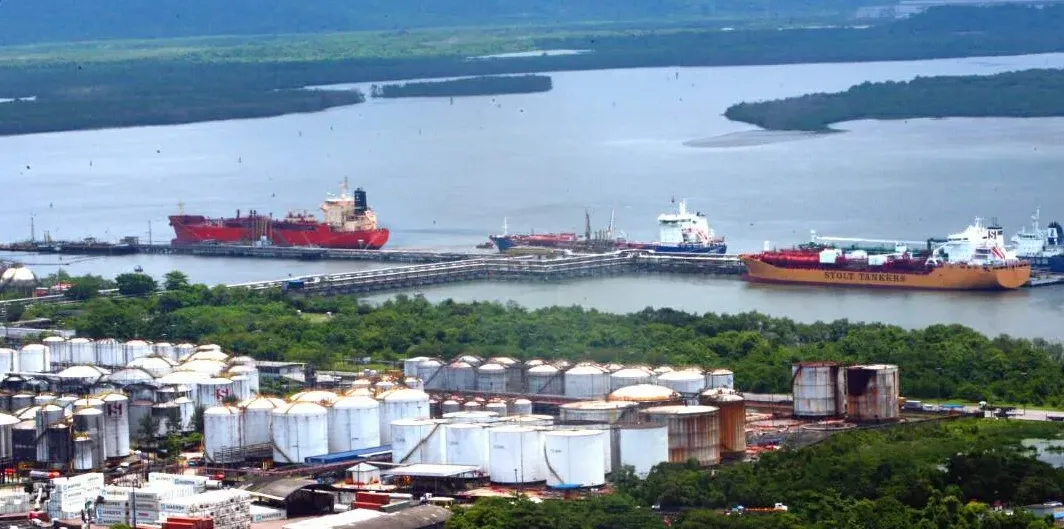  Capacidade para movimentação de graneis líquidos no Porto de Santos é deficitária e admite ampliação 
