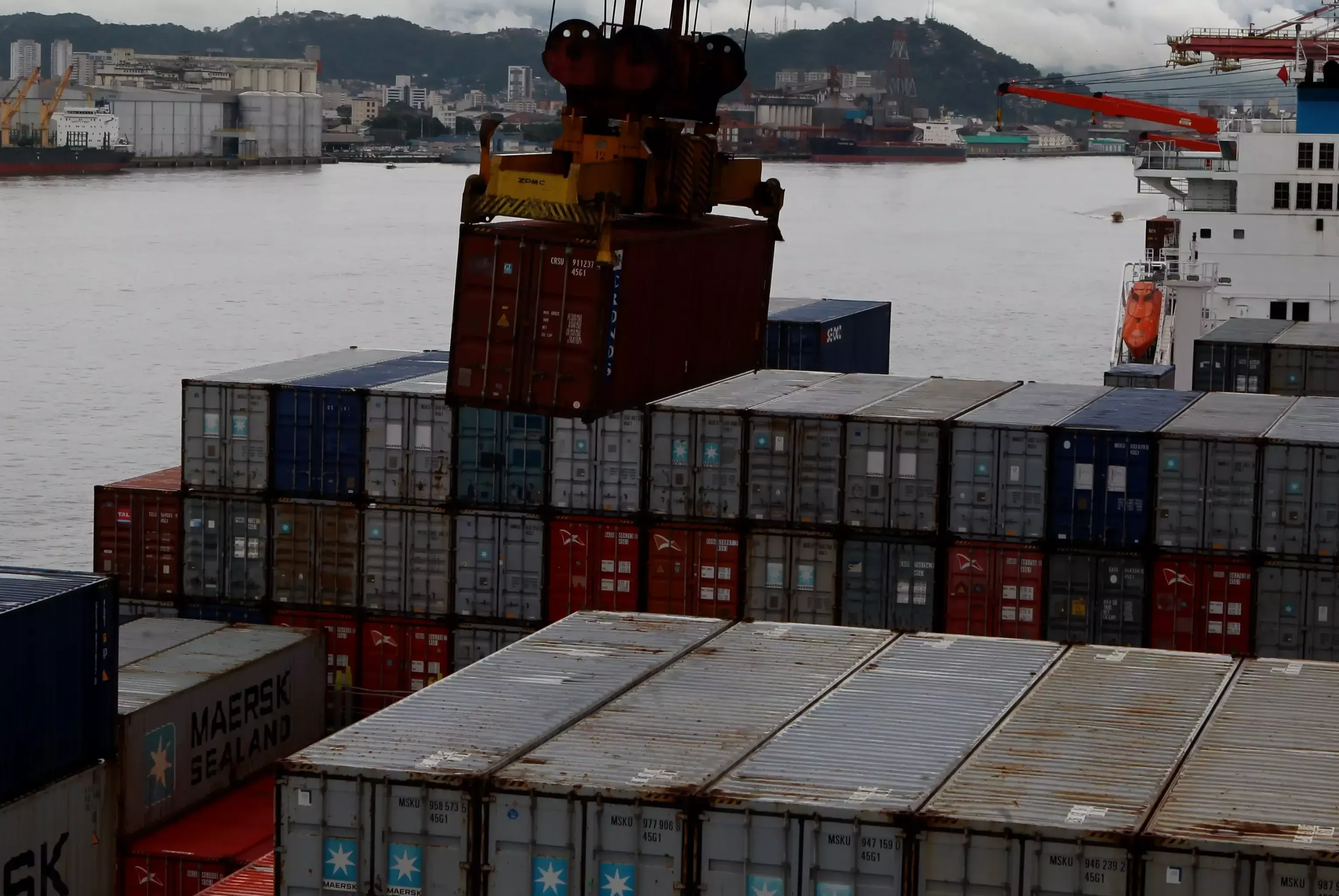 Liberação de cargas de exportação no Porto de Santos sofre atrasos