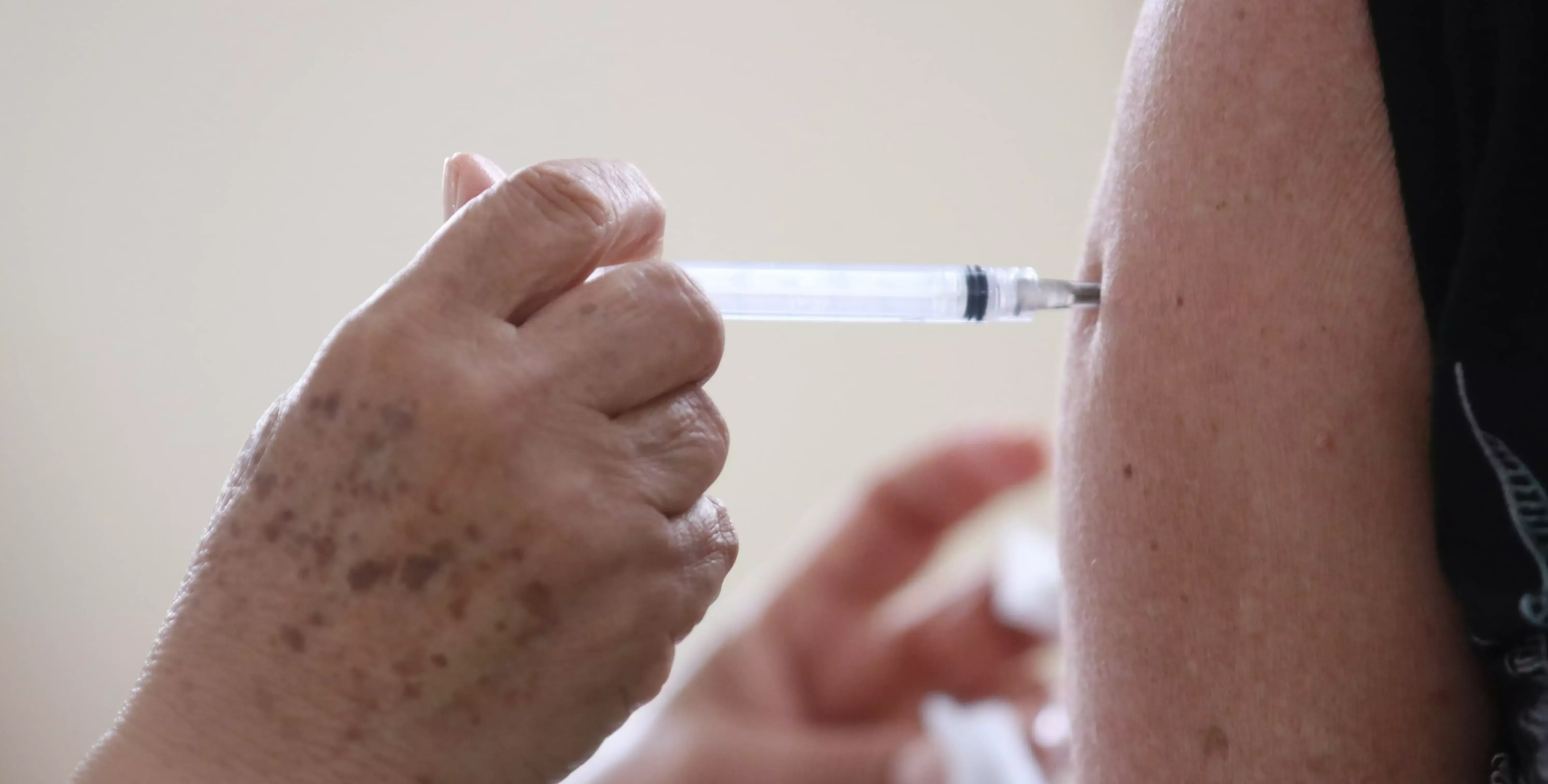  Falha na quantidade de envio de vacinas afeta a imunização no Litoral Norte e Vale do Ribeira 