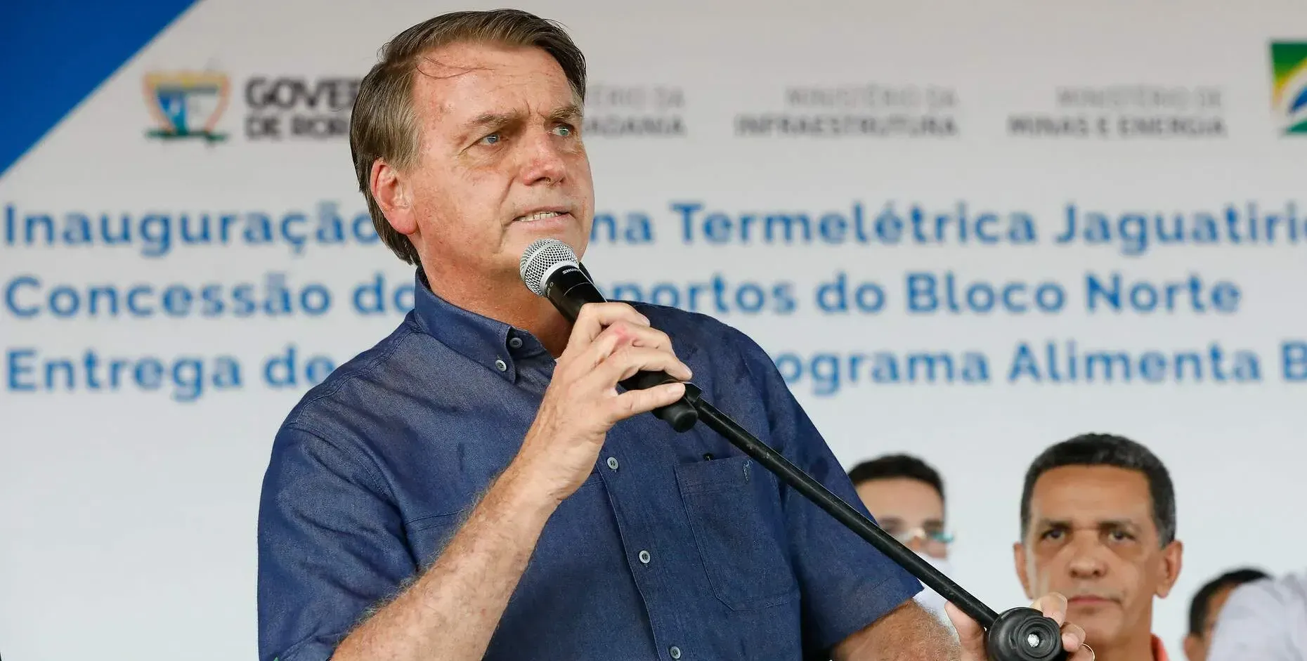  O presidente Jair Bolsonaro afirmou hoje que vai vetar a quarentena eleitoral para juízes e policiais militares 