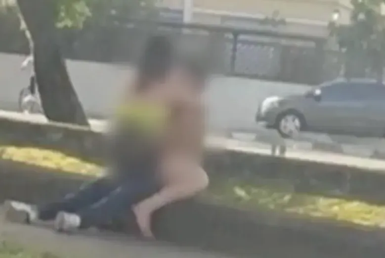 Casal resolveu fazer sexo na mureta do Canal 1, em Santos