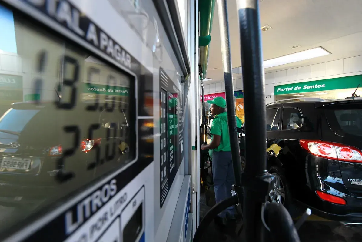 Plano do Governo para segurar o preço dos combustíveis não tem sustentação