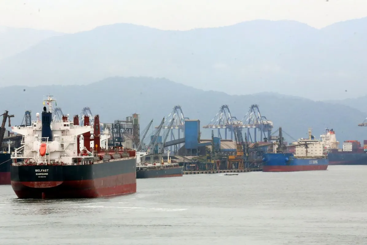 As empresas de transporte marítimo estão investindo em tecnologias de automação para melhorar a eficiência de toda a cadeia logística