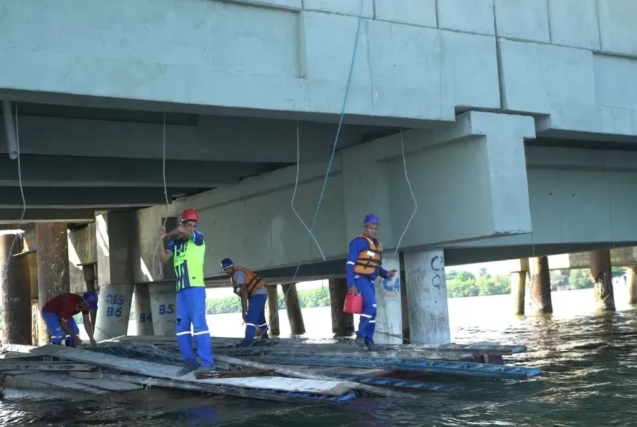 Satisfação ver que a parte mais crítica das obras de recuperação e reforço estrutural da Ponte dos Barreiros está 100% concluída.