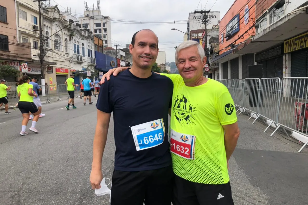 Luís Carlos Gom, de 63 anos, é de Bauru e correu junto com o filho de 41 anos, Everton Gom