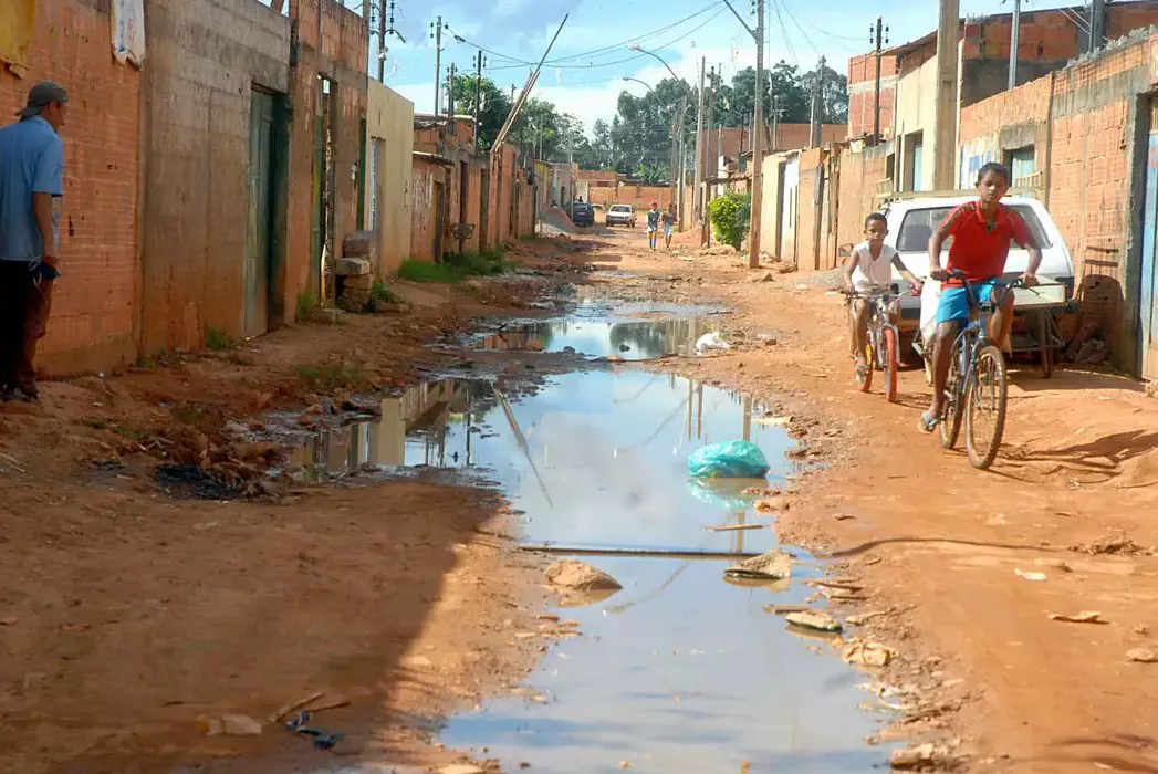 Saneamento básico ainda inexiste ou é precário em algumas cidades brasileiras