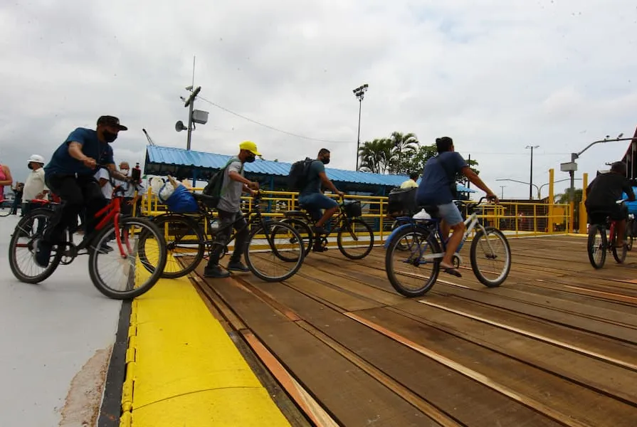 Movimento de valorização das bicicletas como meio de transporte é recente no País; no entanto, alguns locais ainda têm políticas embrionárias