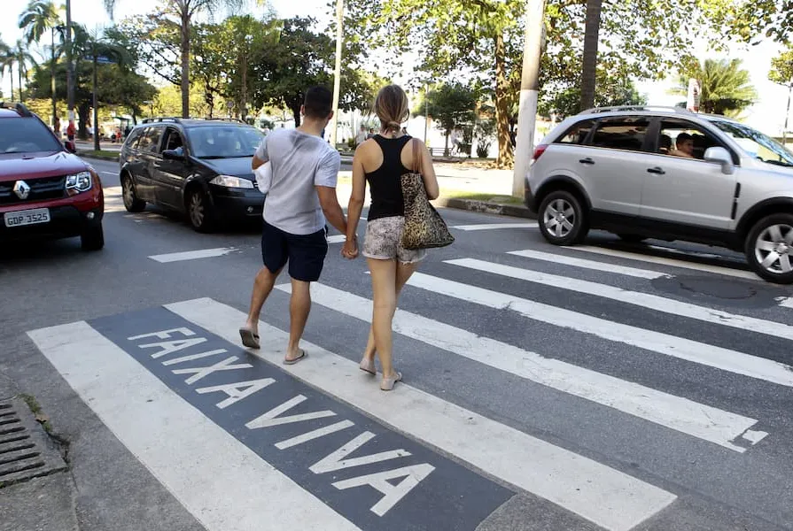 Faixa Viva é exemplo de um possível convívio harmonioso entre motoristas e pedestres
