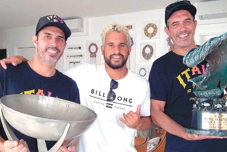 Tico, o campeão mundial Italo Ferreira e Teco: Silver Surf atende atletas iniciantes e consagrados