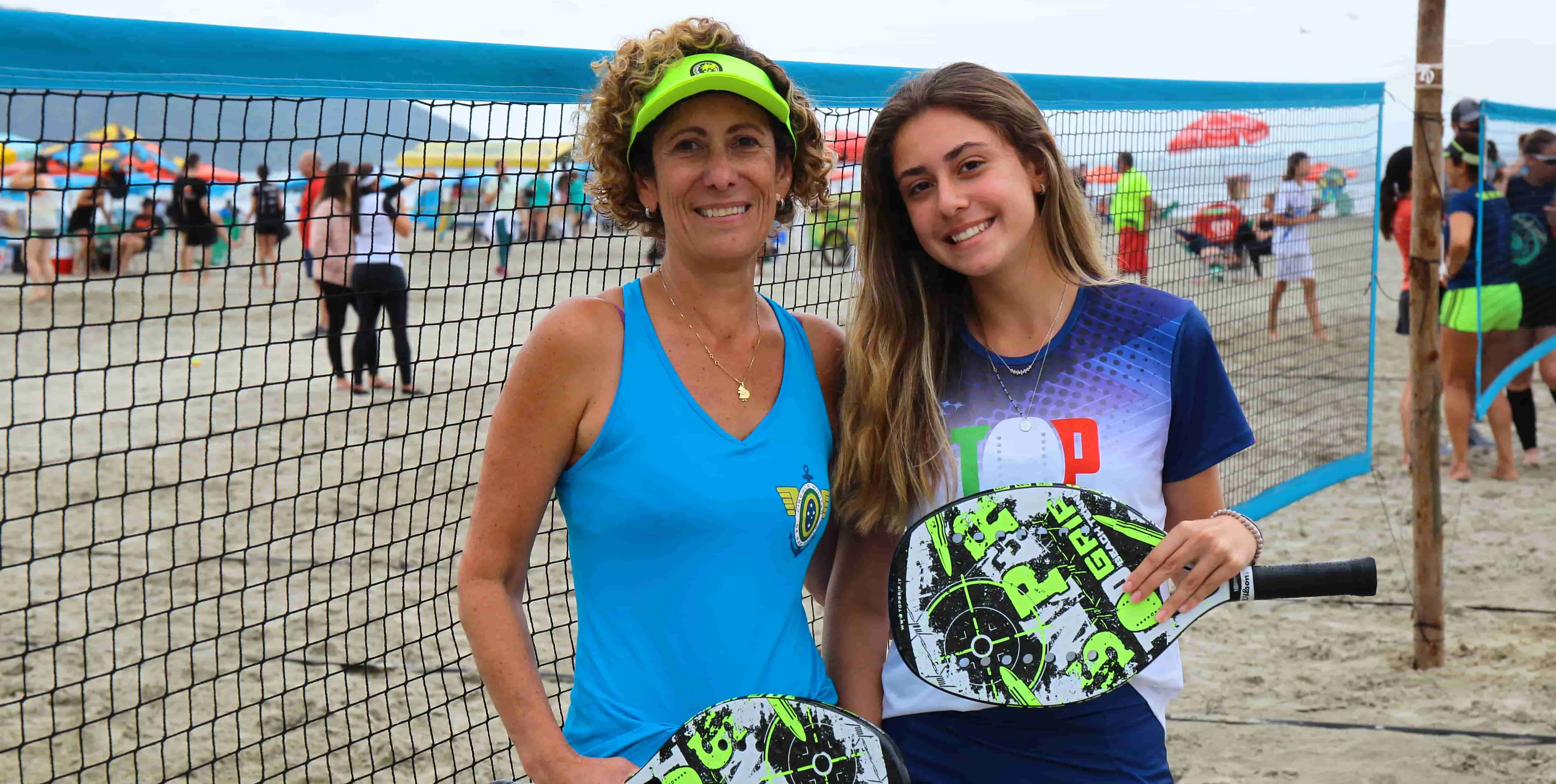 Giovanna Visser, de 14 anos, é destaque no Beach Tennis em Santos