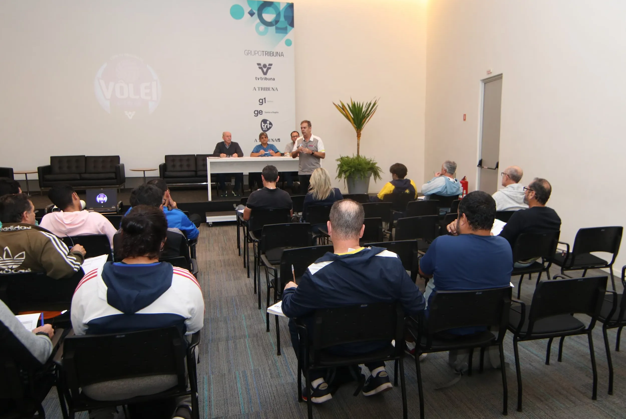 O Congresso Técnico da Copa TV Tribuna de Voleibol aconteceu no auditório do Grupo Tribuna