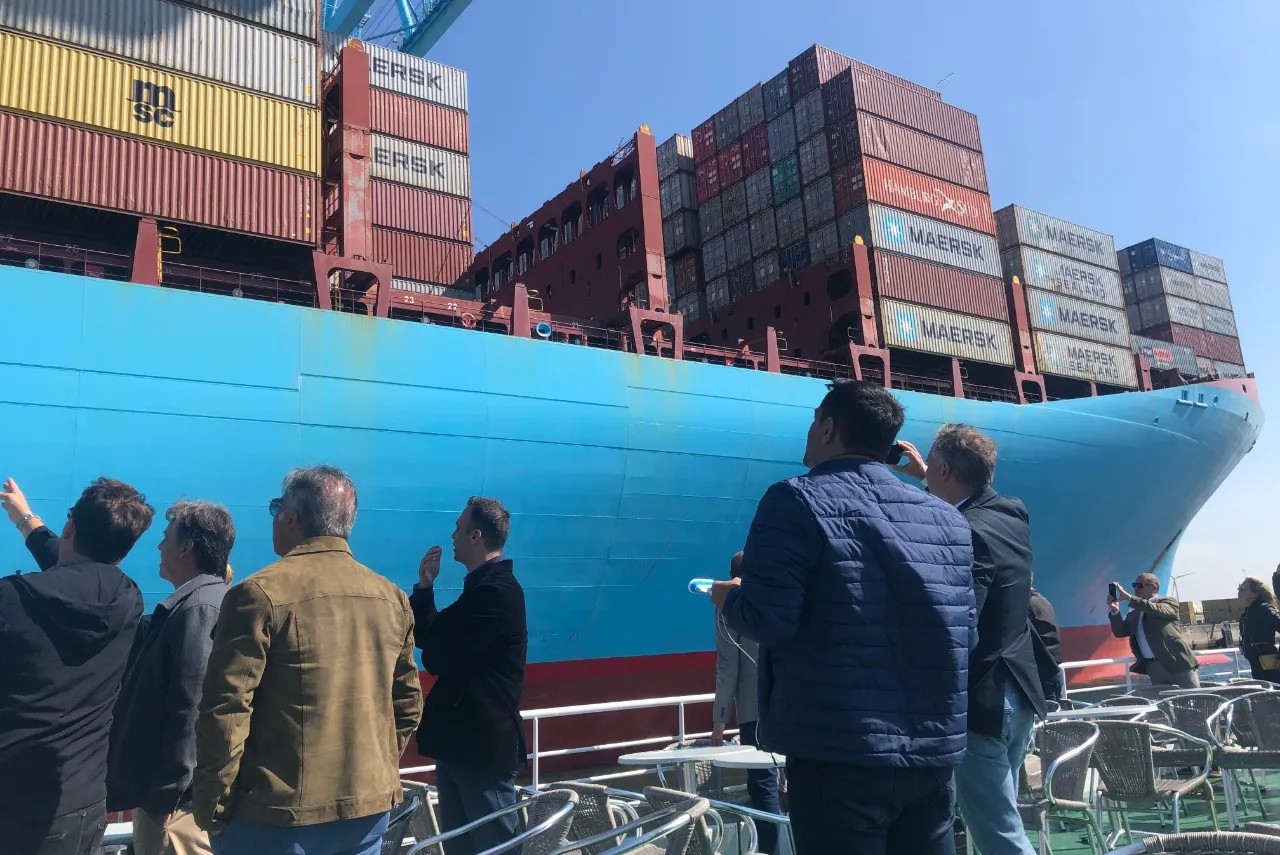 Comitiva conheceu de perto o dia a dia de operações no maior porto holandês
