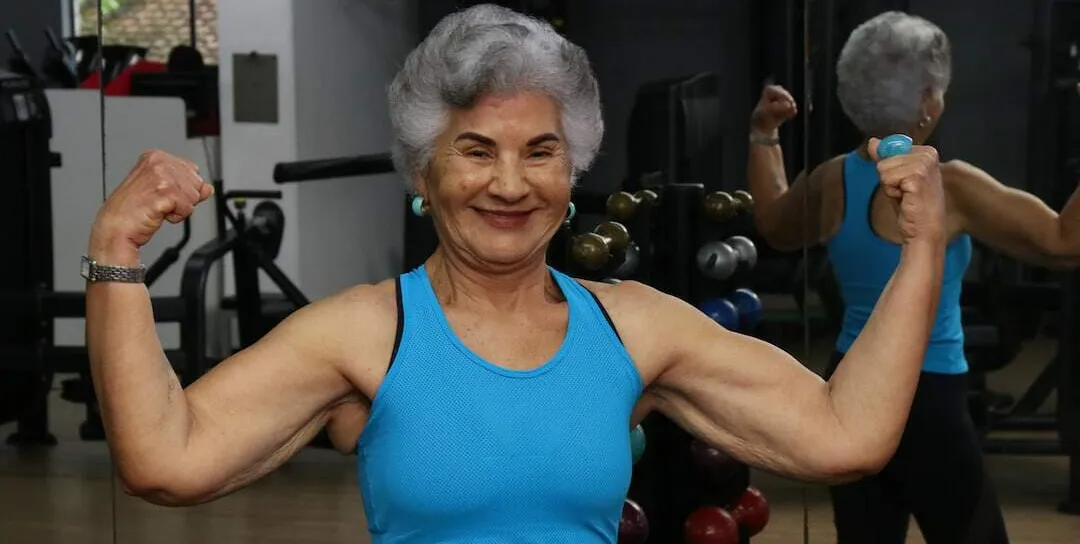  Após ficar viúva, Dinorah Lago, de 83, revolucionou sua vida: começou a ir à academia, modificou a dieta e vai saltar de paraquedas 