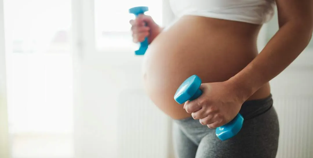  A prática de uma atividade física é recomendada para a maioria das gestantes, inclusive para elas terem o preparo necessário para a hora do parto. Mas alguns cuidados são necessários 
