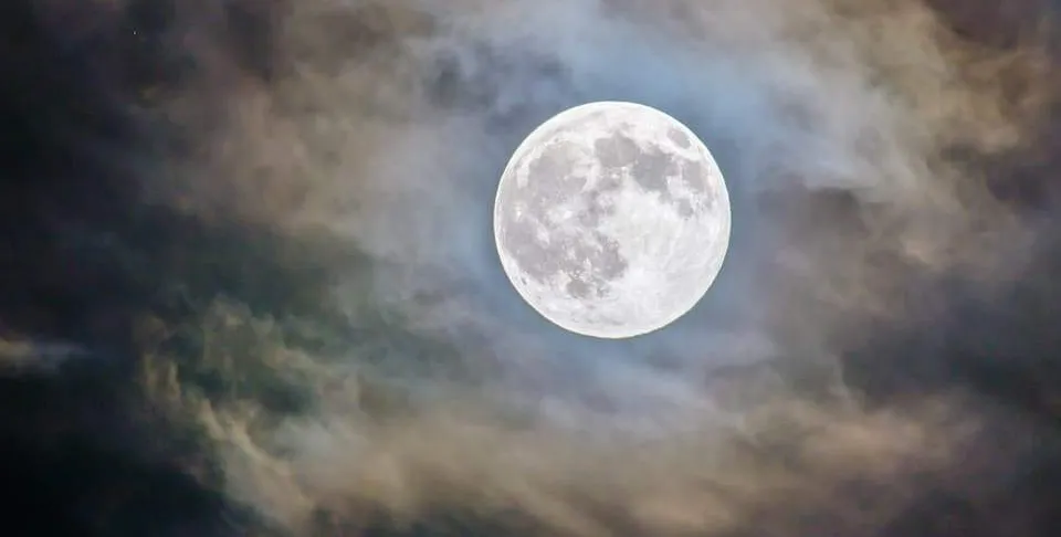  Lua pode exercer influências emocionais e físicas sobre as pessoas 