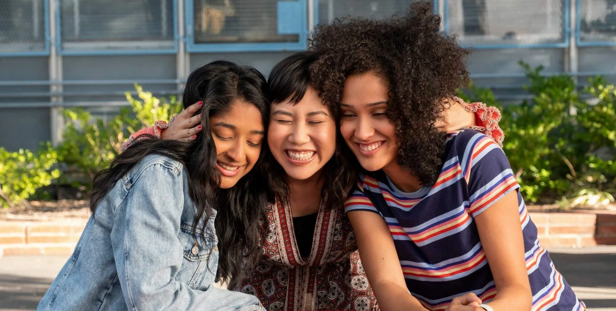 Devi, Eleonor e Fabiola fortalecem a narrativa de amizades femininas saudáveis em meio aos conflitos da adolescência