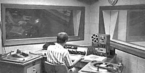  Os primórdios do rádio: instalações da, até então, Rádio A Tribuna, em 1968, que operava na frequência AM 