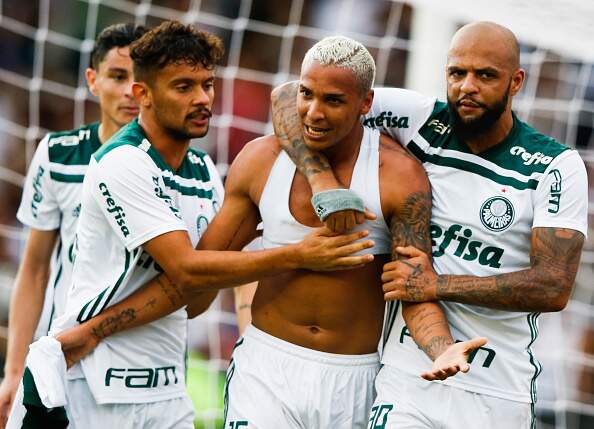 Deyverson saiu do banco para marcar o gol que do título do Palmeiras
