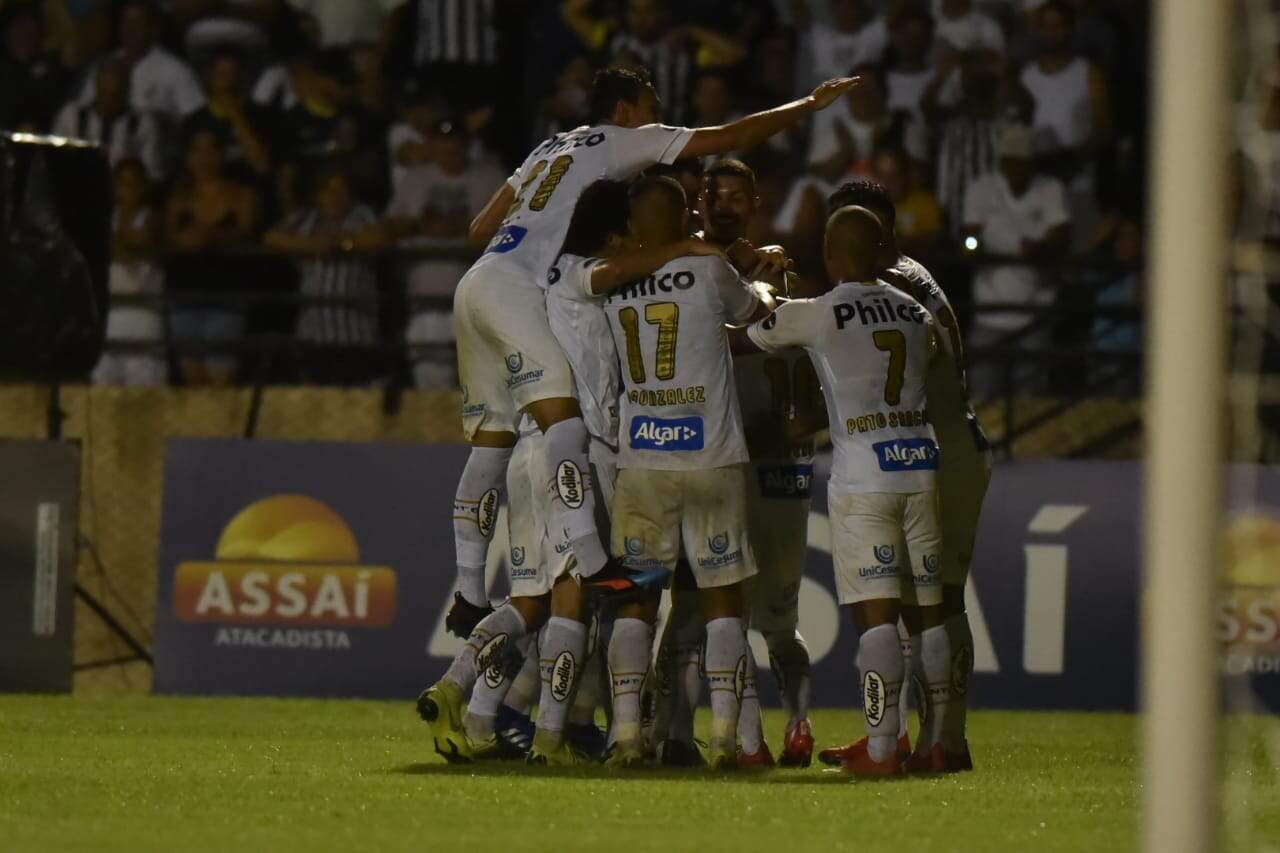Após goleada, Santos chega com moral para o clássico contra o São Paulo