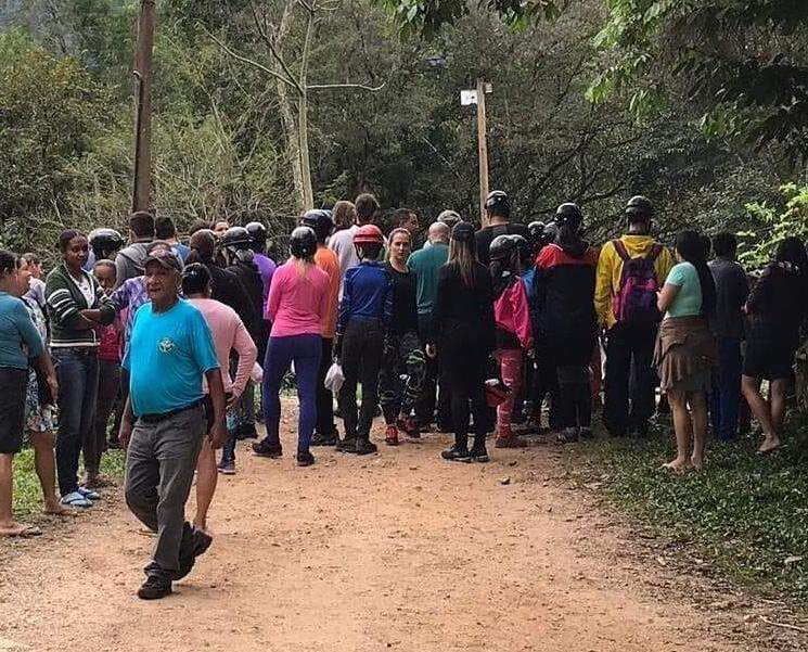 Moradores e turistas ficaram a pé após ponte ceder em Iporanga