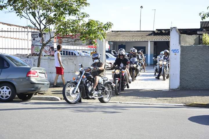 Moto clube costuma fazer 'motosseatas' para a entrega da arrecadação de seus eventos