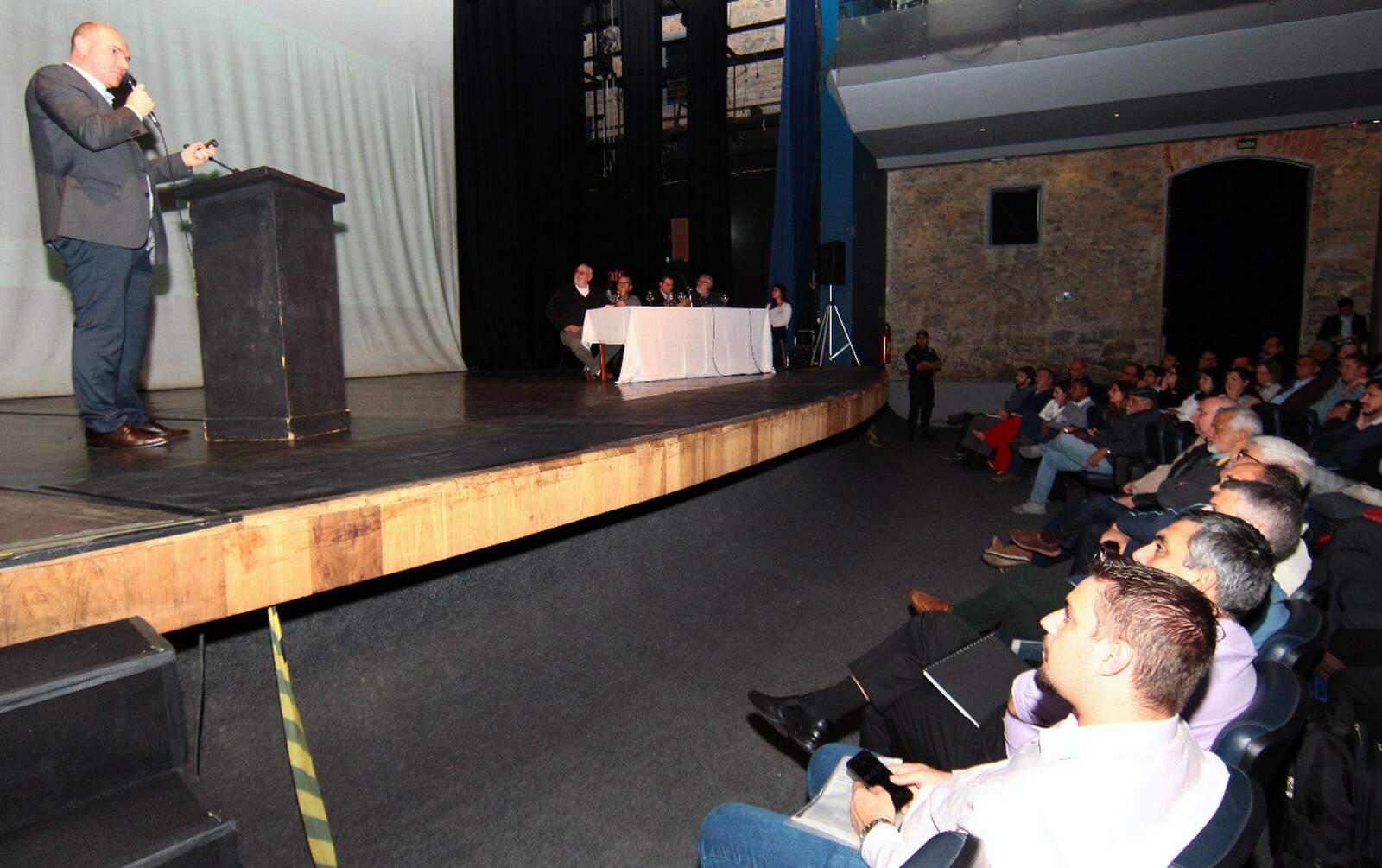 Rui Klein, diretor da Ecovias, apresentou projeto durante audiência pública