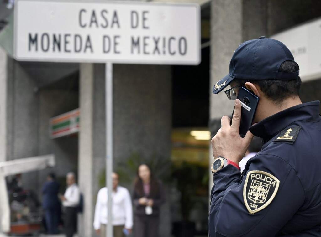 O Ministério Público mexicano interroga funcionários para ter informações do assalto