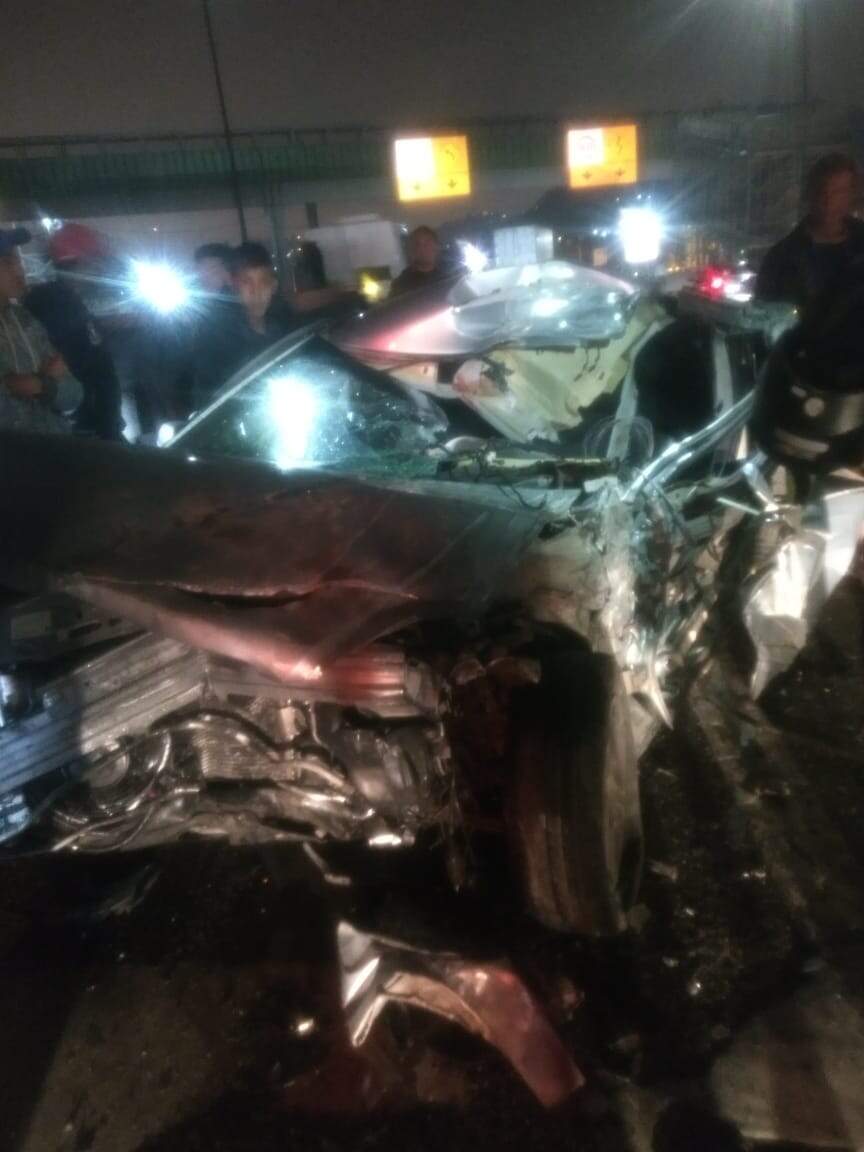 Frente do veículo ficou irreconhecível após o acidente, que vitimou o motorista