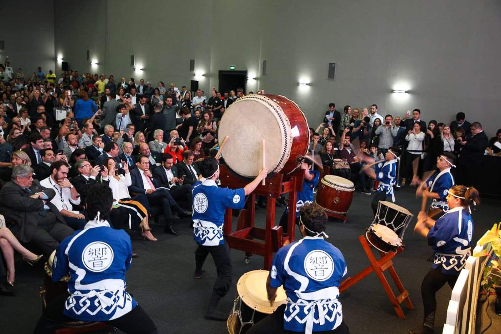 Apresentação da comunidade japonesa durante a cerimônia de anúncio de investimentos para o Vale do Ribeira