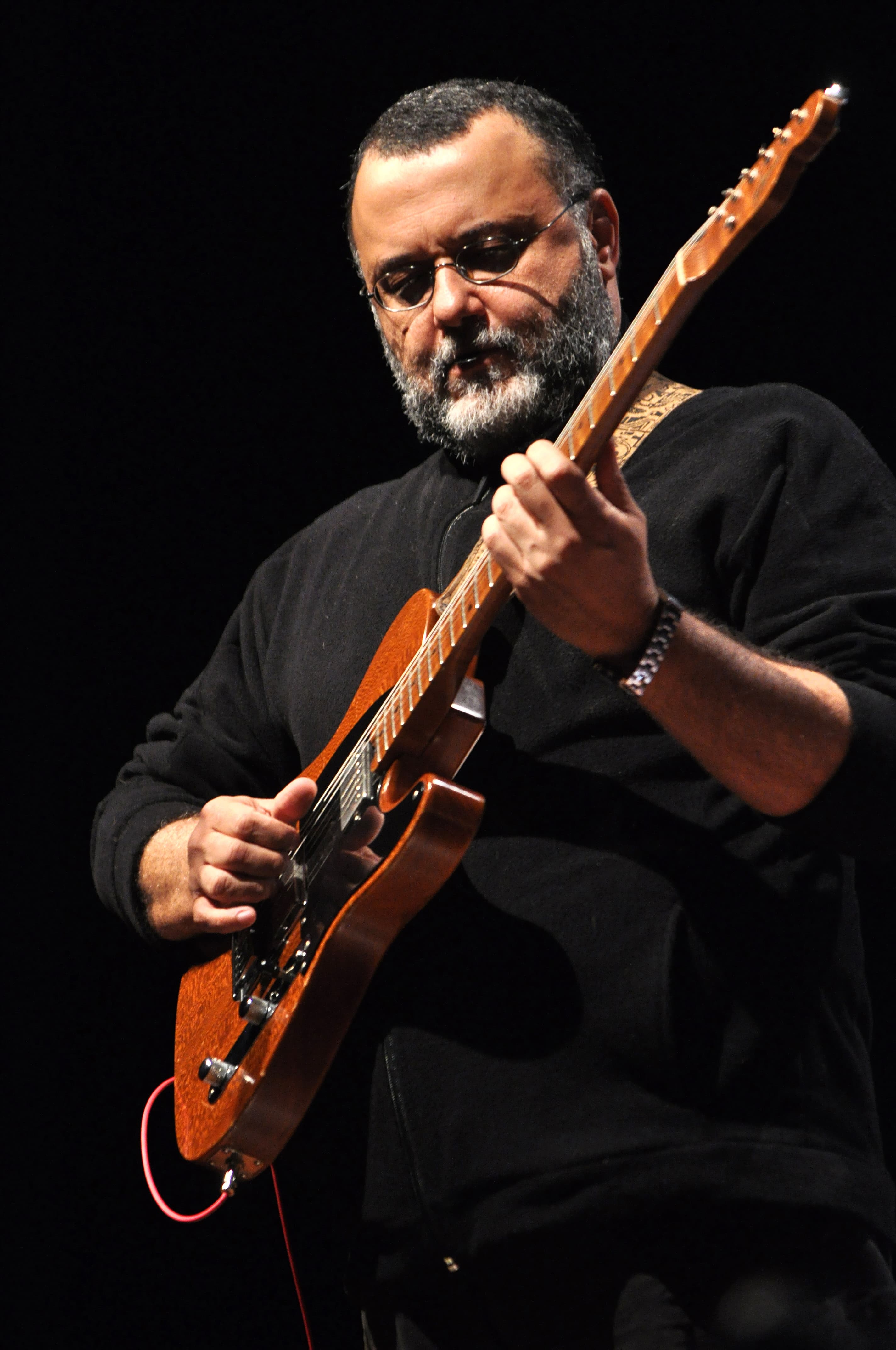 O bluesman André Cristovam se apresenta no Sesc Santos na sexta