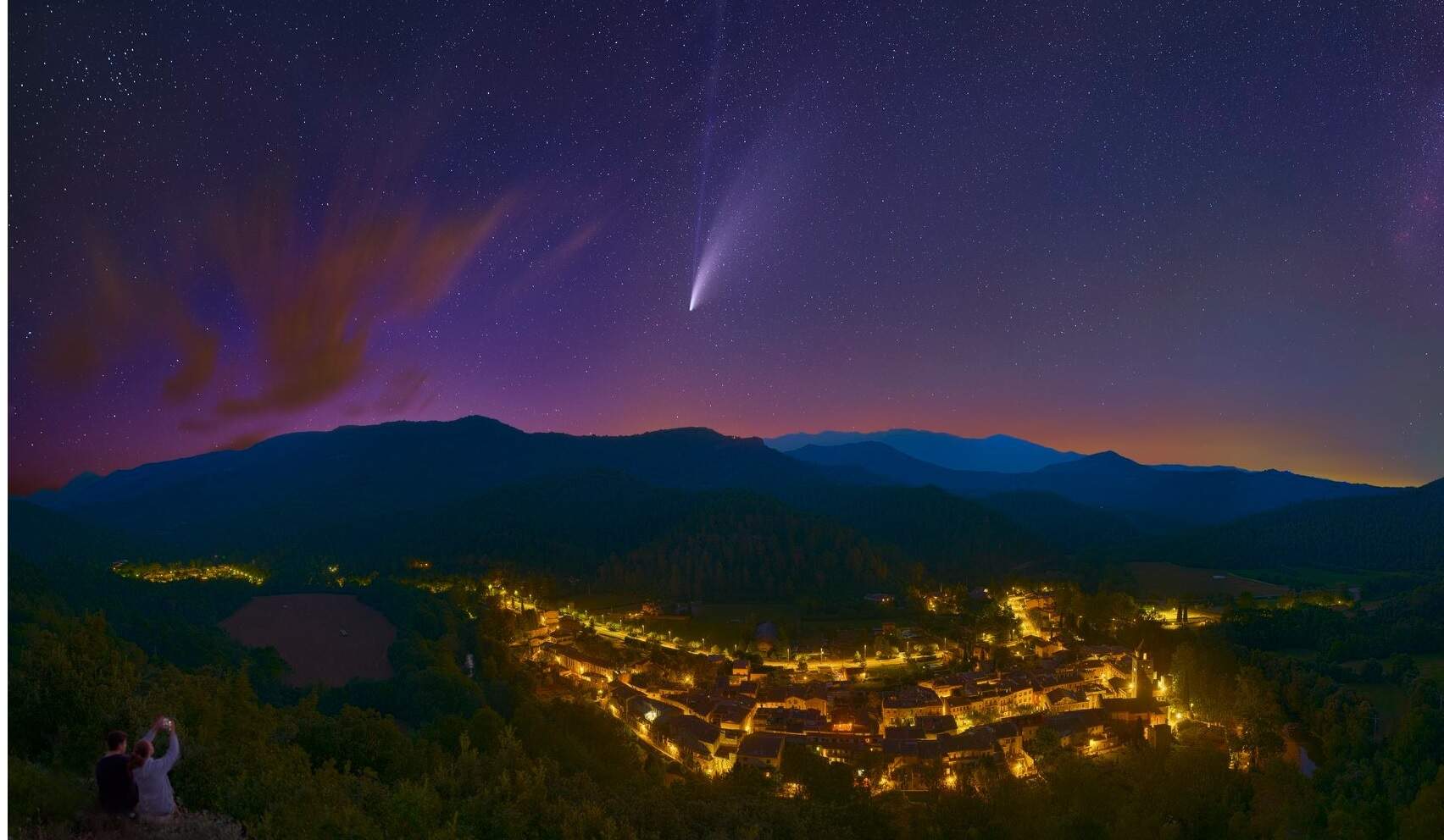 Cometa tem proporcionado belas imagens