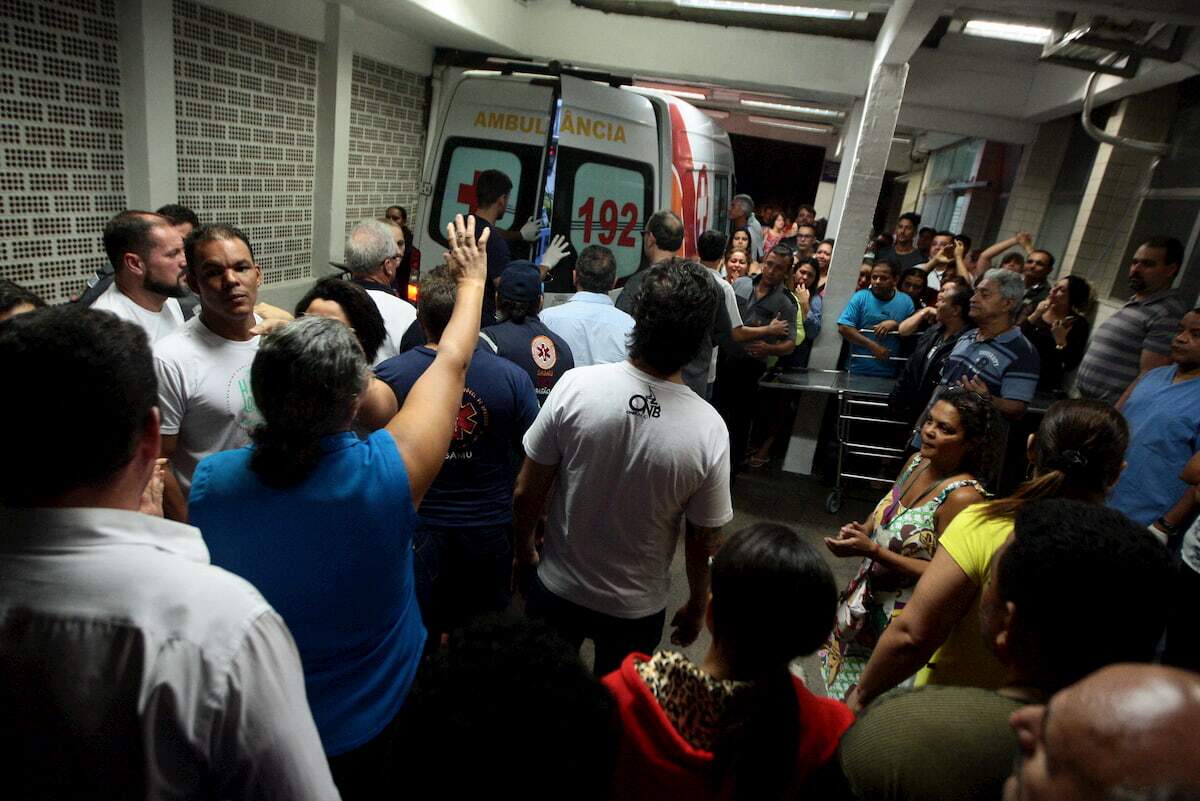 Ambulância leva Marcinho de Cubatão para Santos após ataque
