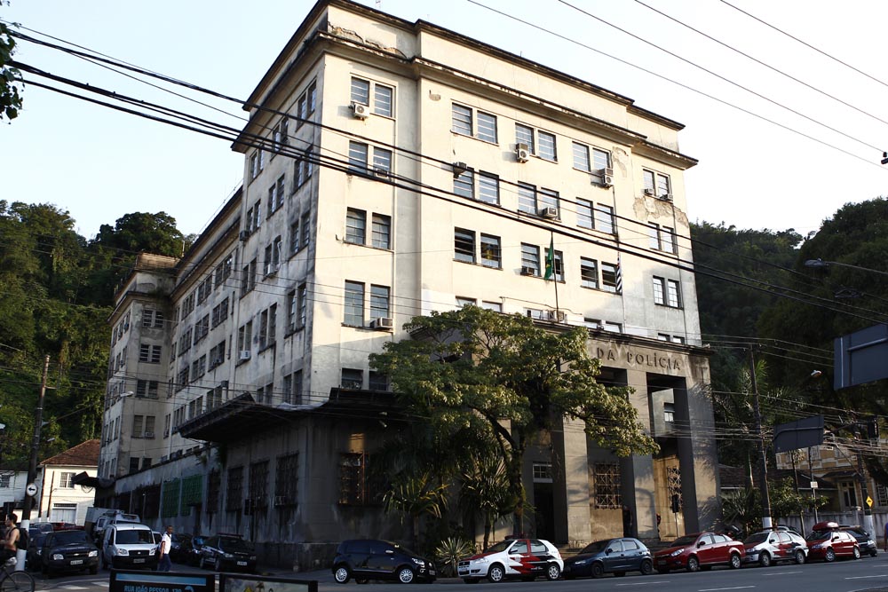 Suspeito foi encaminhado a Central de Polícia Judiciária, em Santos