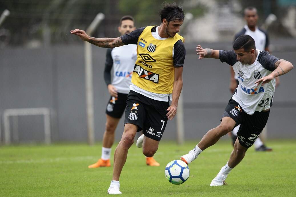 Bryan Ruiz chegou ao Santos após disputar a Copa do Mundo pela Costa Rica