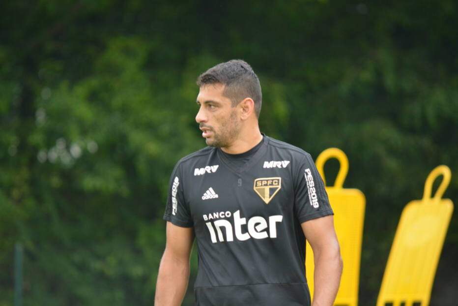 Diego está vetado de jogar contra o Vasco, em São Januário