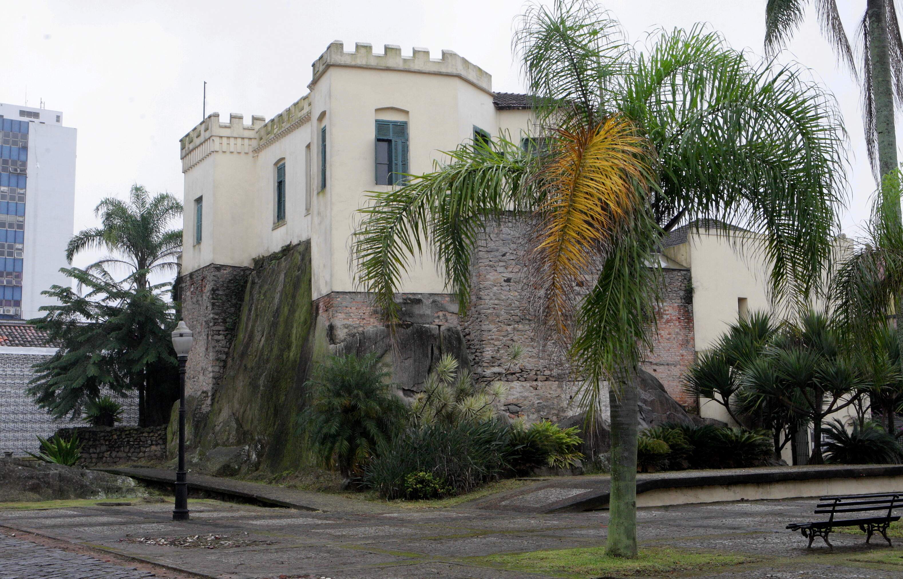 Marco de fundação da Vila de Santos, Outeiro é foco da próxima restauração 