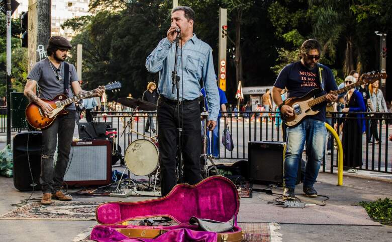 Pete Hassle & Screw’d Blues Band se apresenta em Santos