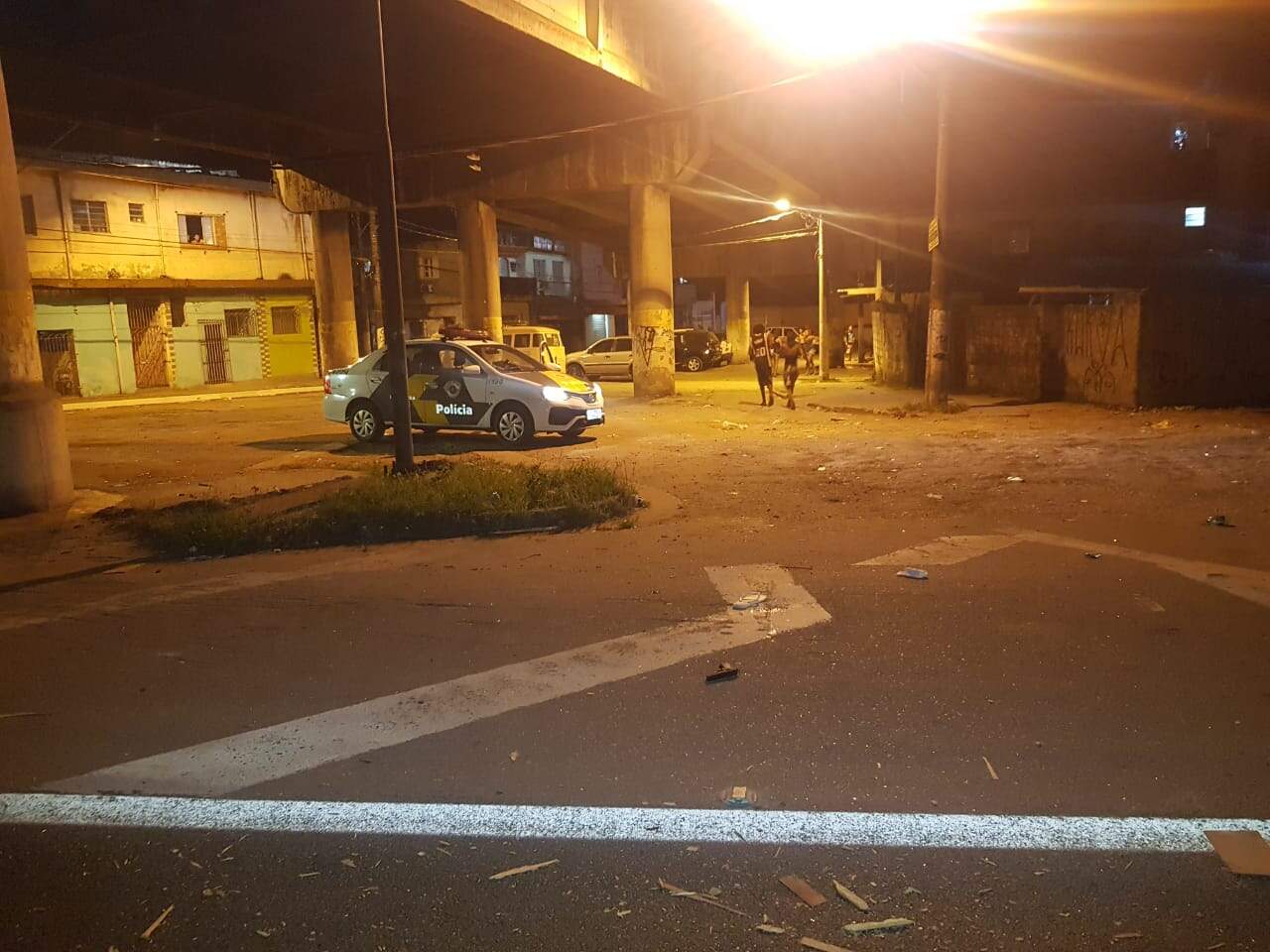 Ação dos criminosos ocorreu na Rodovia dos Imigrantes, sob o Viaduto Mário Covas, em São Vicente 
