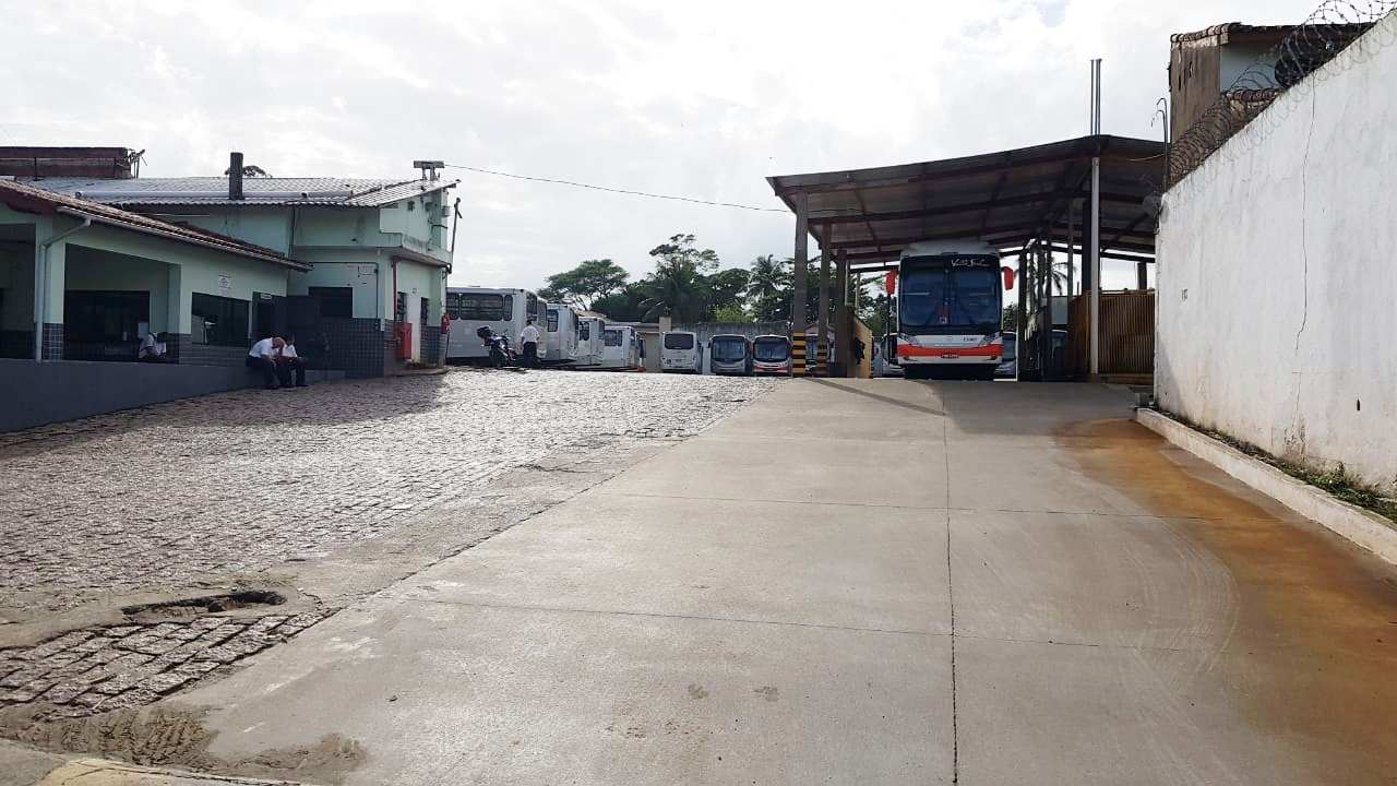 Os 28 ônibus da empresa não saíram da garagem, nesta segunda (26), em Peruíbe 