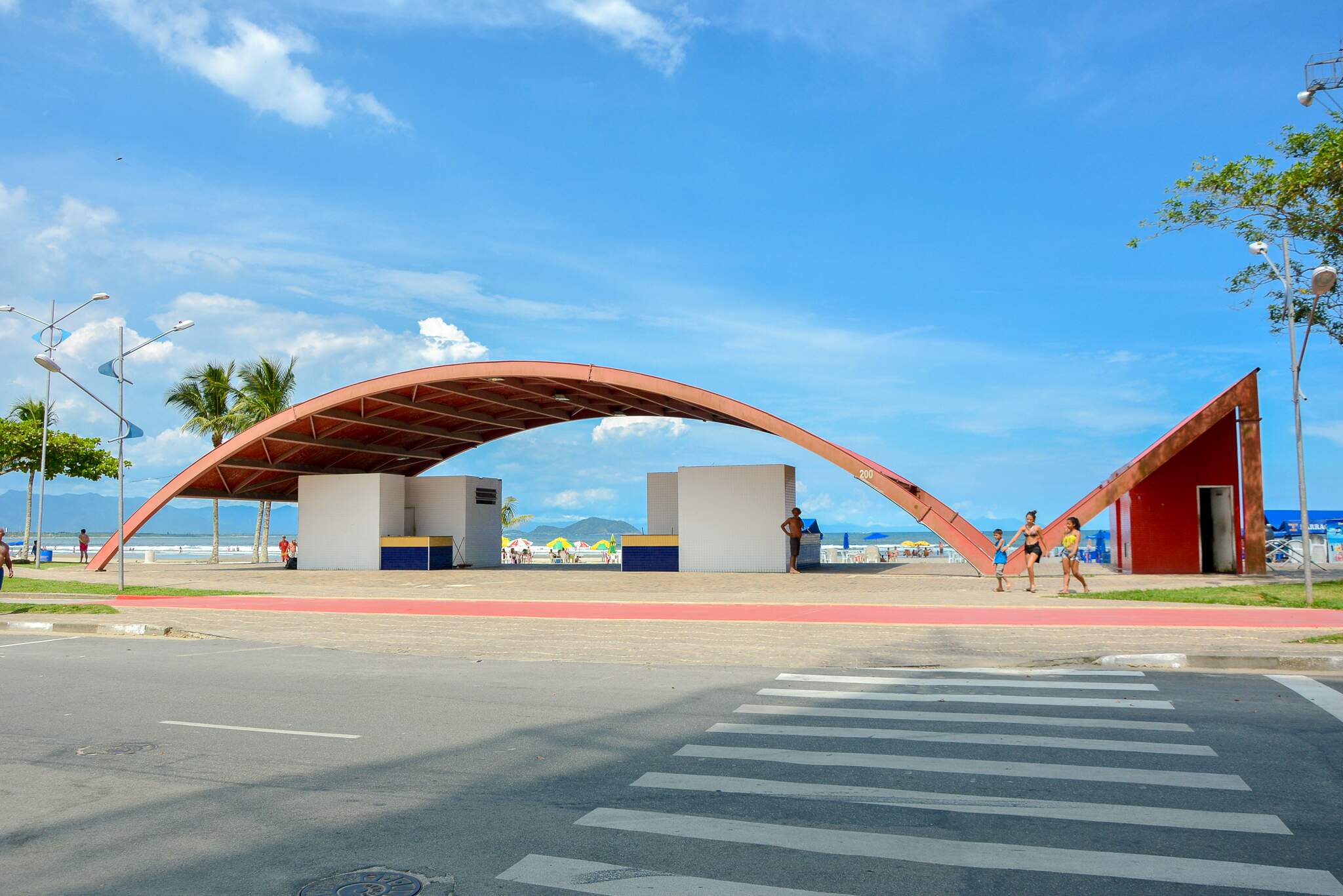 Orla da praia da Enseada, em Bertioga, receberá cinco novos pavilhões