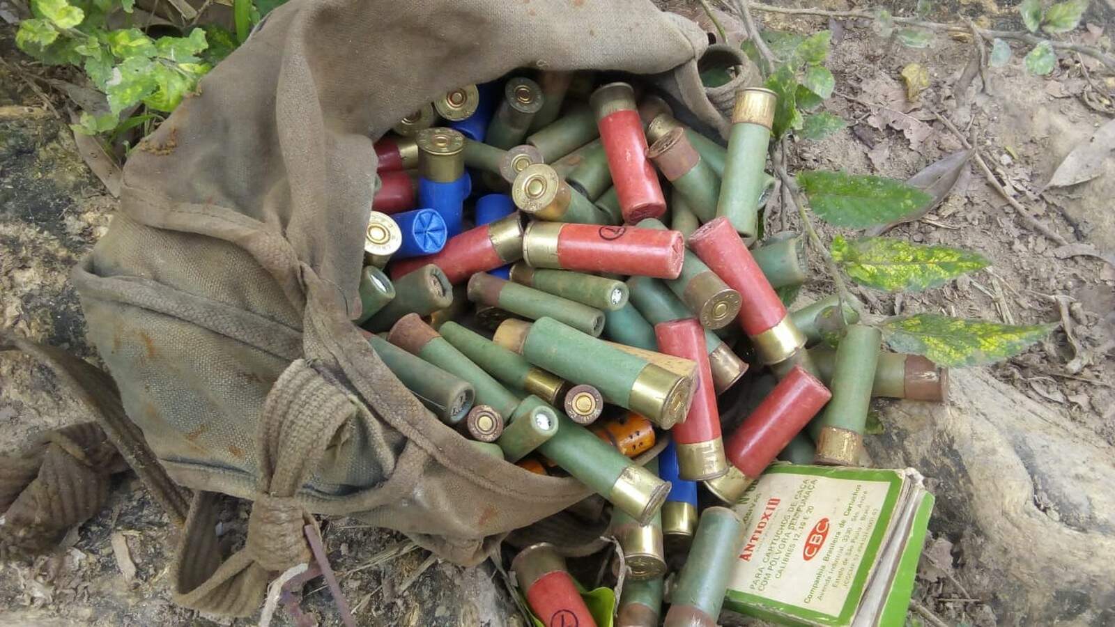 Polícia Militar apreendeu munições dentro de uma casa, em Iguape 