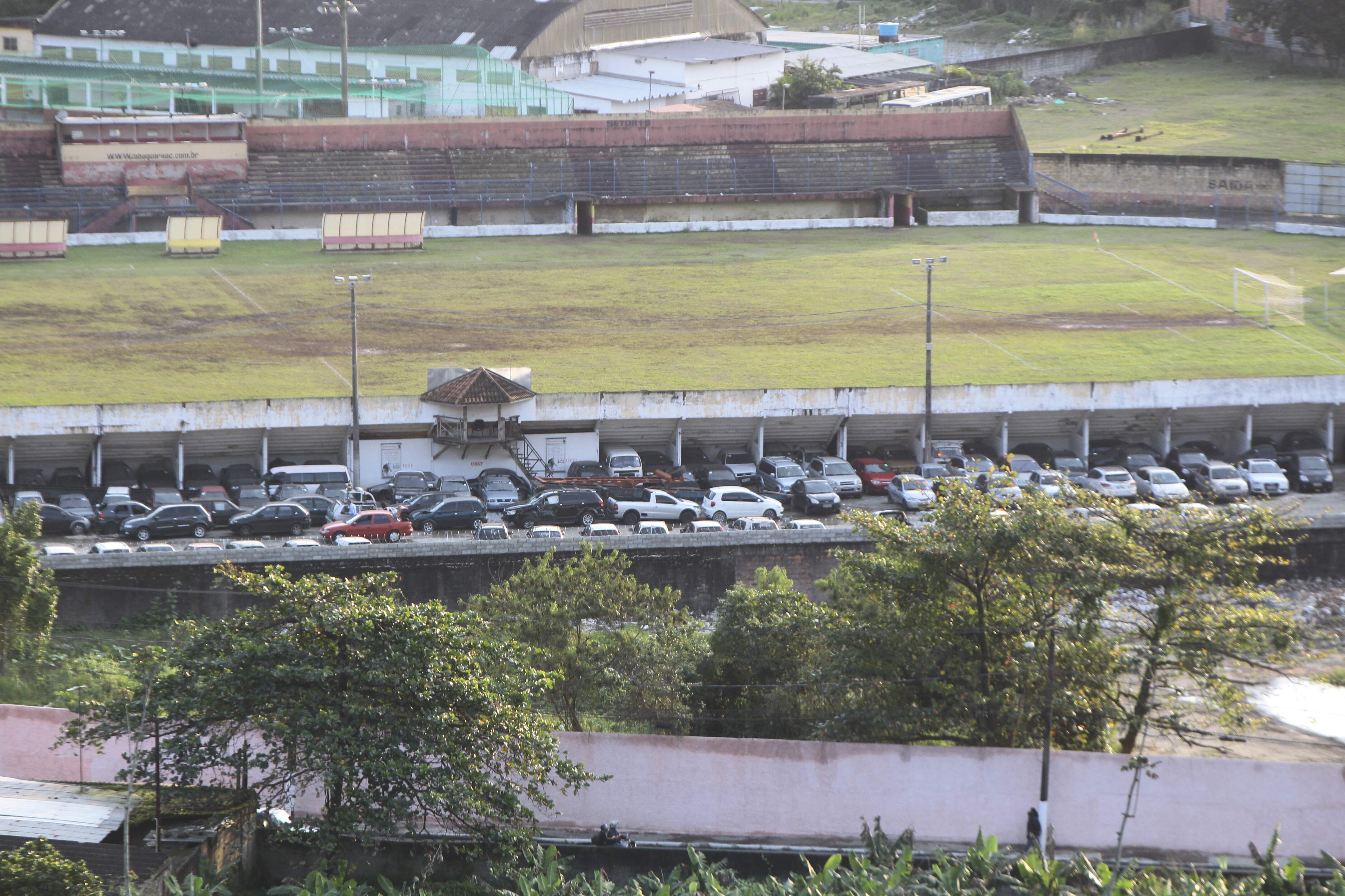 Pátio de veículos da CET-Santos, no bairro da Caneleira, próximo ao estádio do Jabaquara