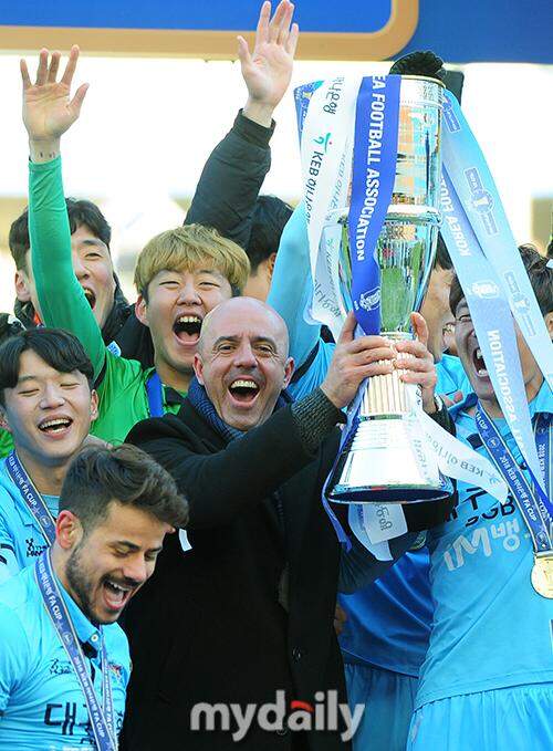 Técnico do Daegu FC, André Gaspar foi campeão da Copa da Coreia, 1º título da história do clube